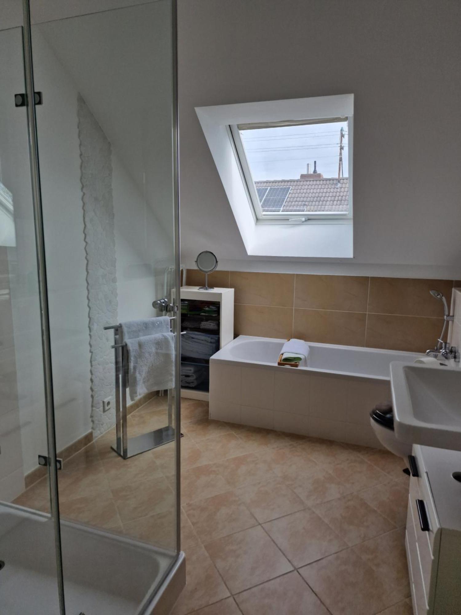 Ferienwohnung Rosenbluete Neustadt an der Weinstraße Esterno foto